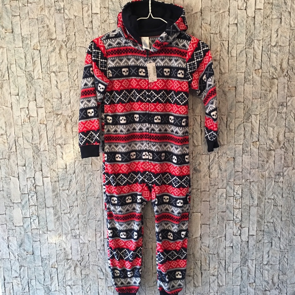 Unisex NWT Hooded fleece one piece sleeper